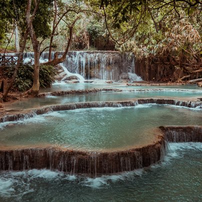 Cascade de Kuang Si Falls au Laos