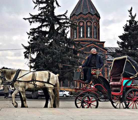 Homme à cheval à Goumri, Arménie