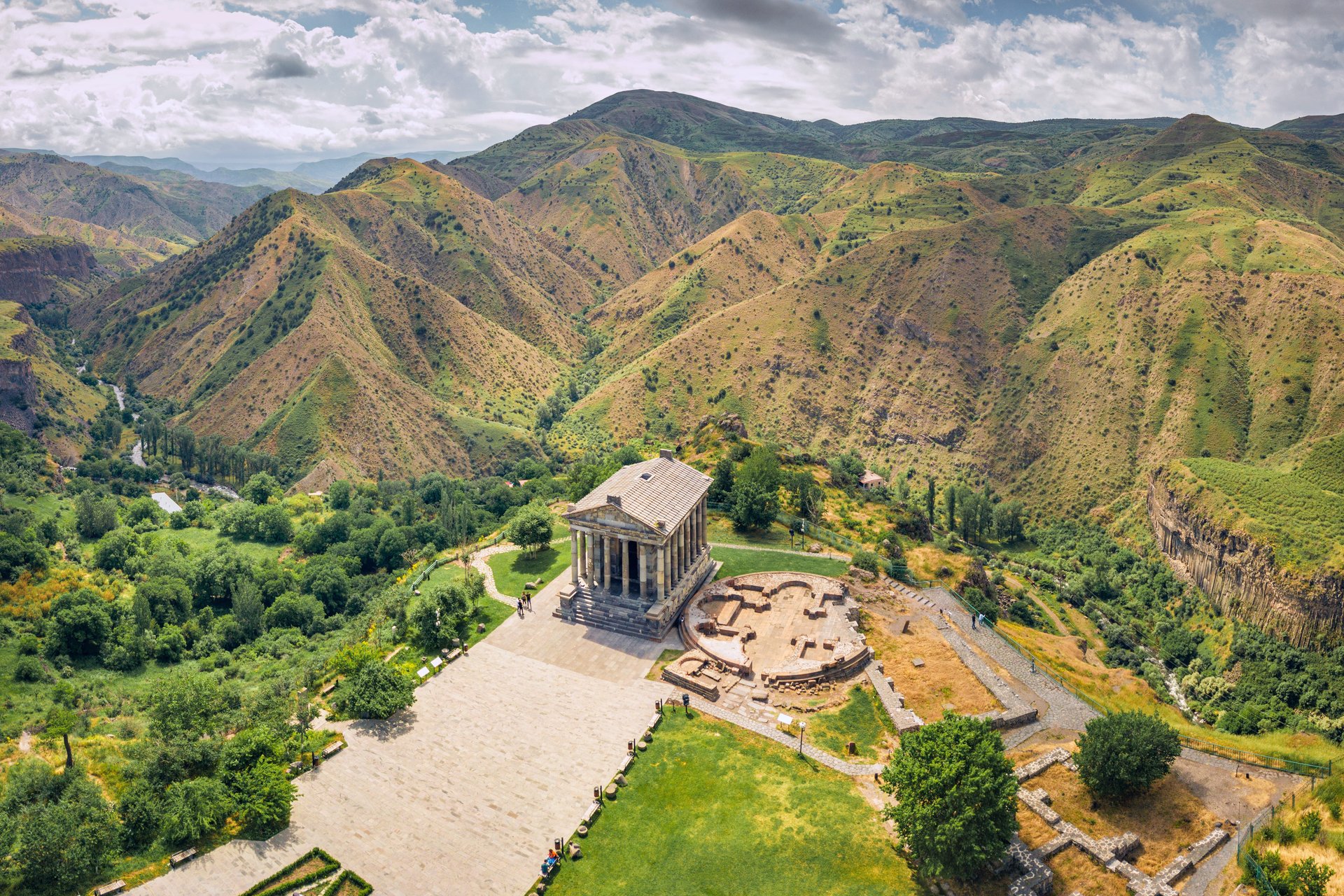 Vue aérienne sur le temple de Garni, Arménie