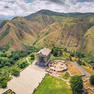 Vue aérienne sur le temple de Garni, Arménie