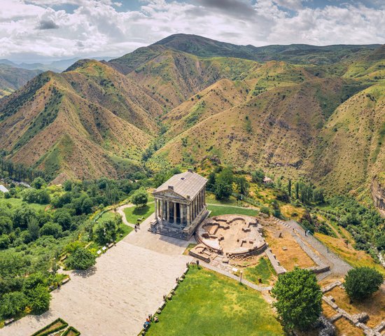 Vue aérienne sur le temple de Garni, Arménie