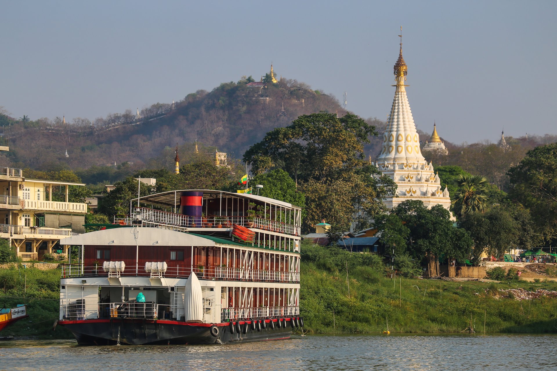 Croisière sur le fleuve de Irrawaddy en Birmanie, Myanmar