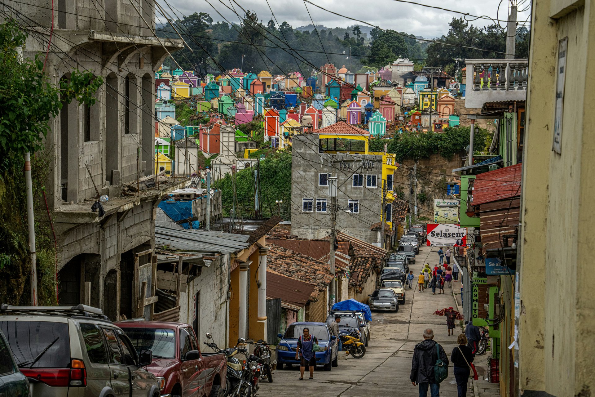 Une rue dans la ville de Chichicastenango au Guatemala