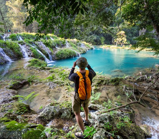 Piscines naturelles de Semuc Champey au Guatemala