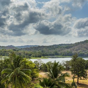 Vue sur les collines depuis Gamboa, Panama