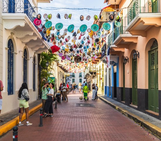 Rue colorée de Panama City au Panama