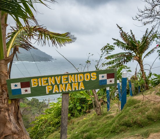 Pancarte de bienvenue sur la plage de Panama