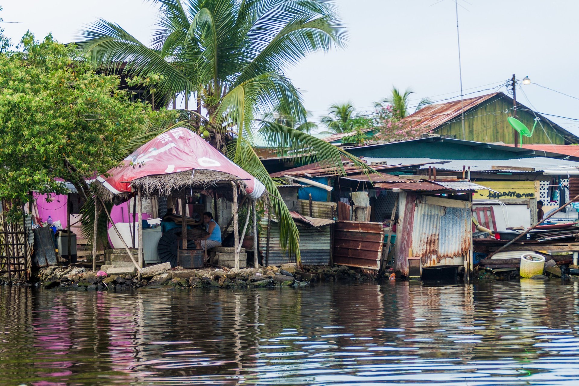 Village Almirante, Panama