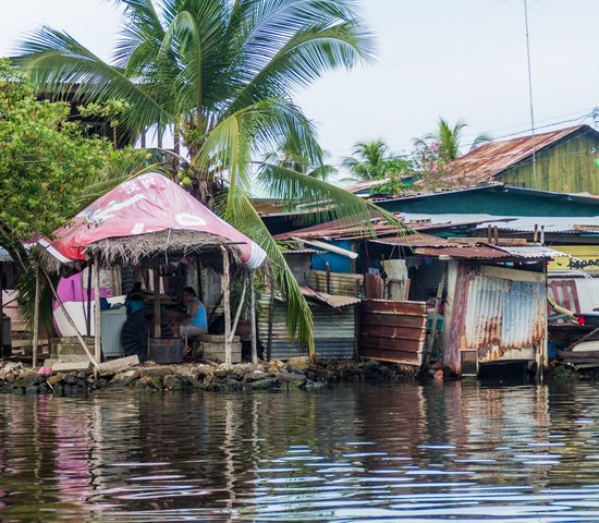 Village Almirante, Panama