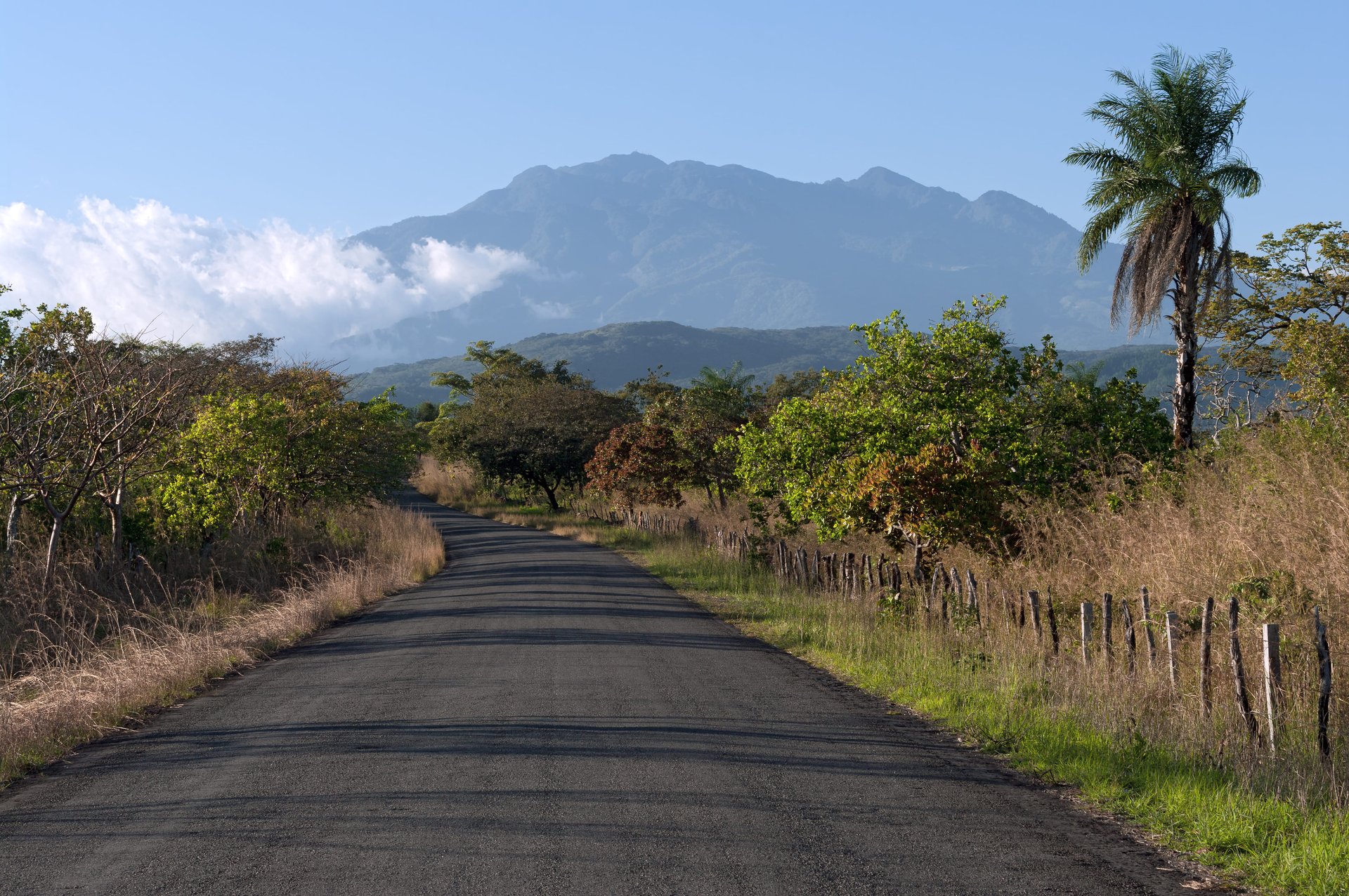 Vue depuis la route sur le volcan Baru au Panama